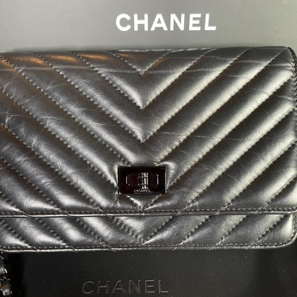 ***SOLD****Chanel Classic Flap Reissue 2.55 So Black Chevron Wallet On Chain WOC - Picture 3 of 16